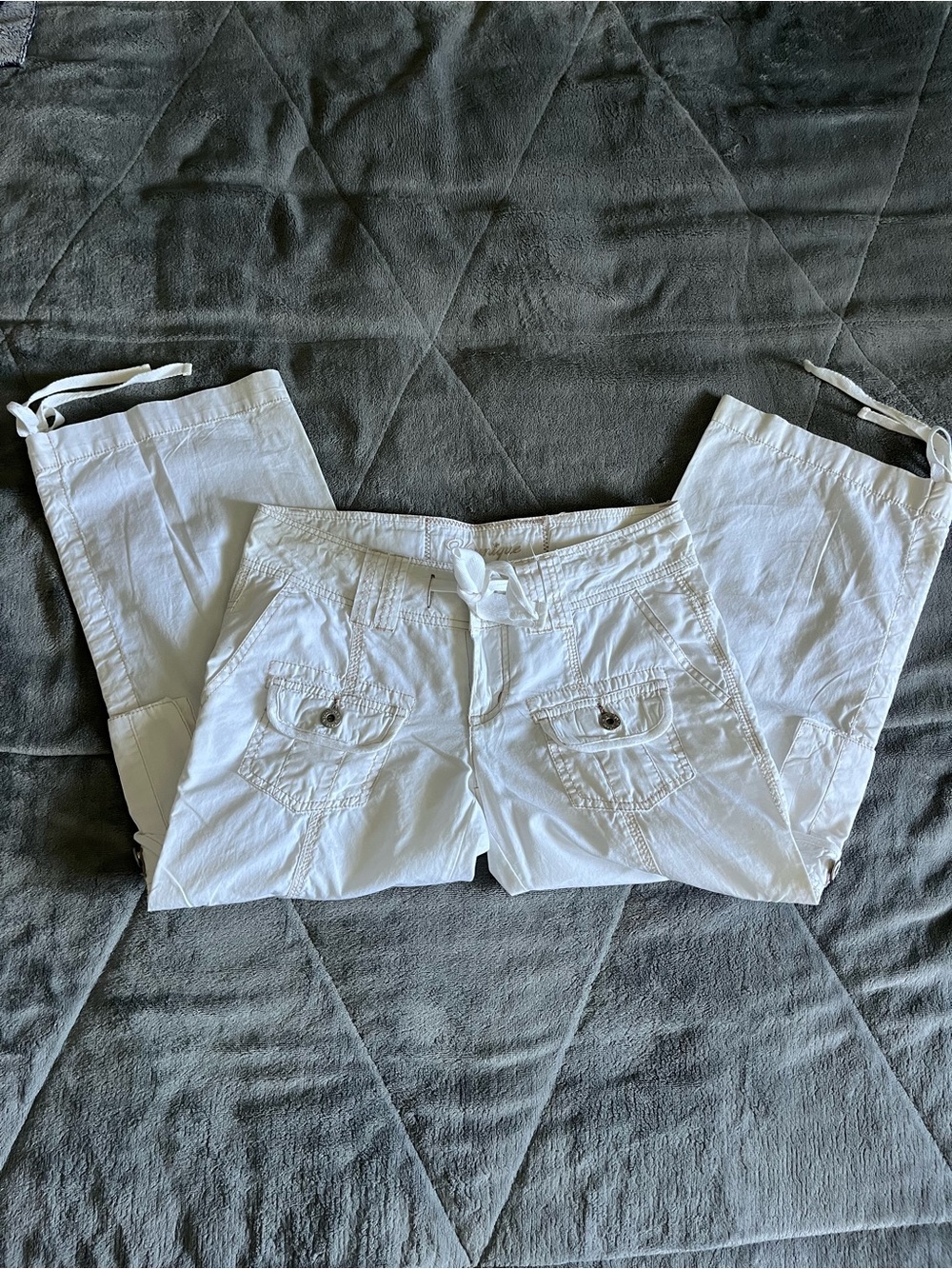 Vintage Younique White Cargo Capris - Picture 1 of 8